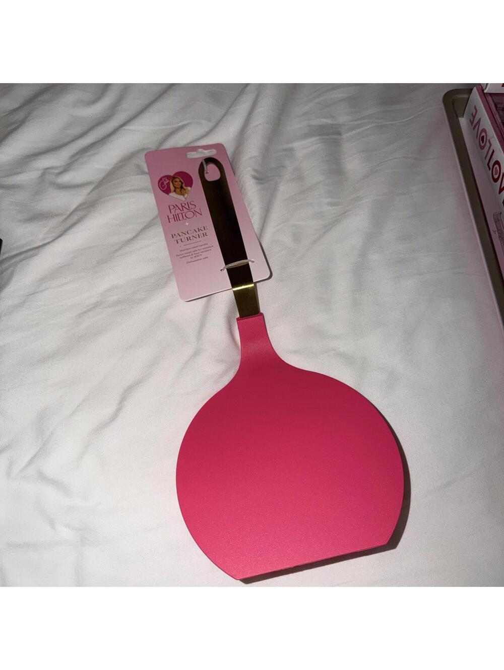 New PARIS HILTON PANCAKE TURNER STAINLESS STEEL HANDLE  PARIS HILTON TURNER